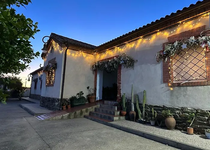 La Casa Barata, Casa Rural